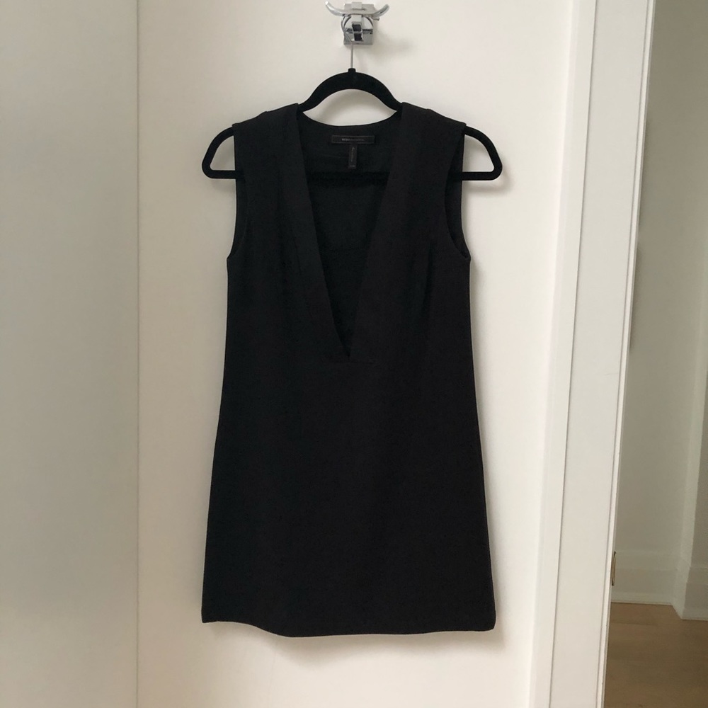 BCBG MaxAzria Shift Dress. Lined. Tuxedo details.